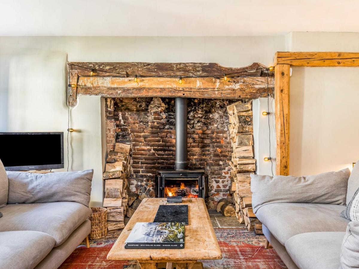 Pass The Keys Charming Downland Cottage チチェスター エクステリア 写真