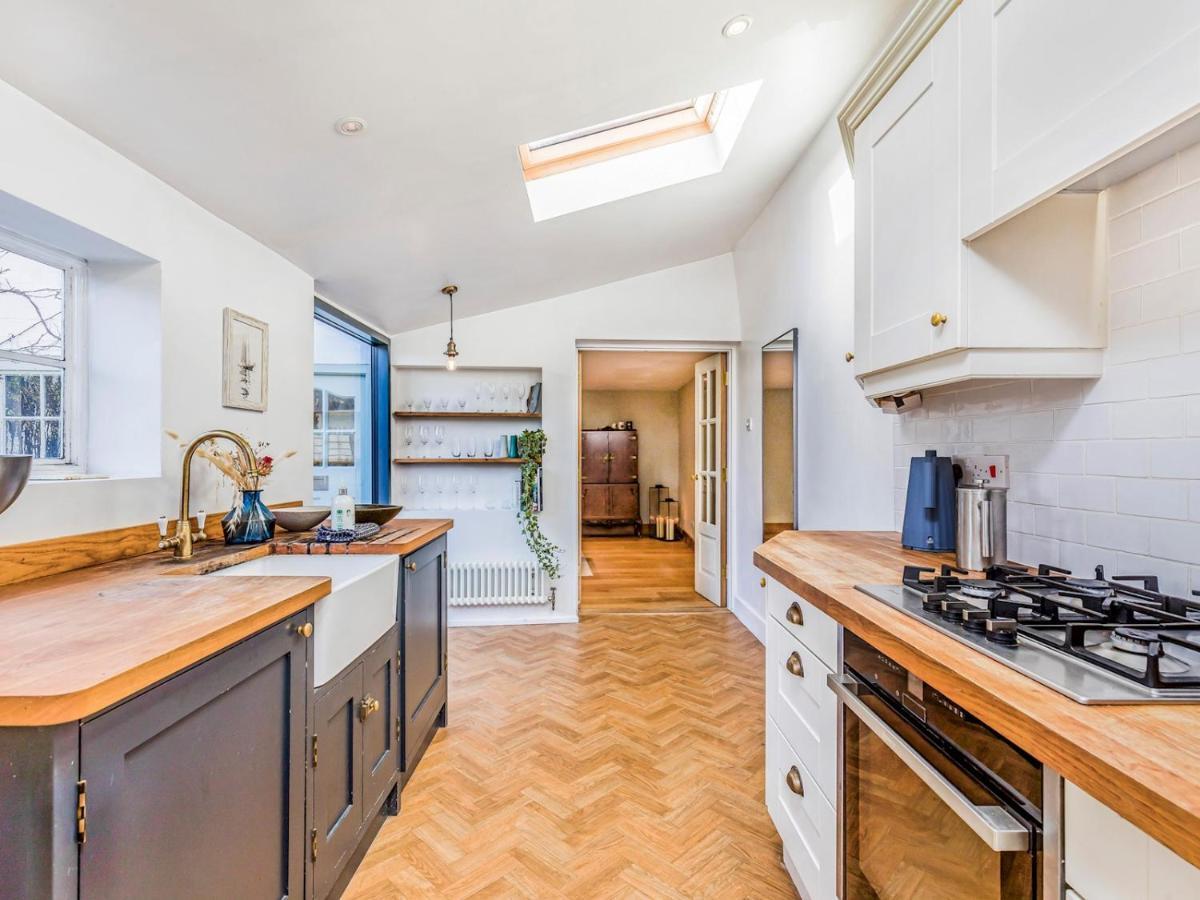 Pass The Keys Charming Downland Cottage チチェスター エクステリア 写真
