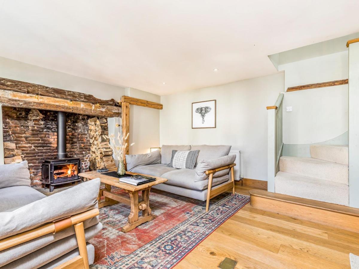 Pass The Keys Charming Downland Cottage チチェスター エクステリア 写真