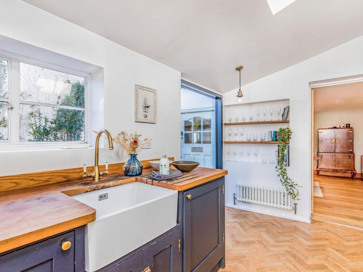 Pass The Keys Charming Downland Cottage チチェスター エクステリア 写真