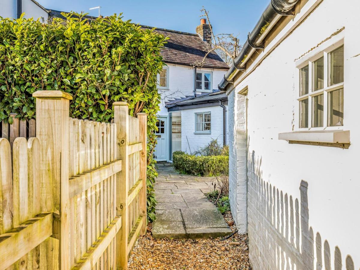 Pass The Keys Charming Downland Cottage チチェスター エクステリア 写真