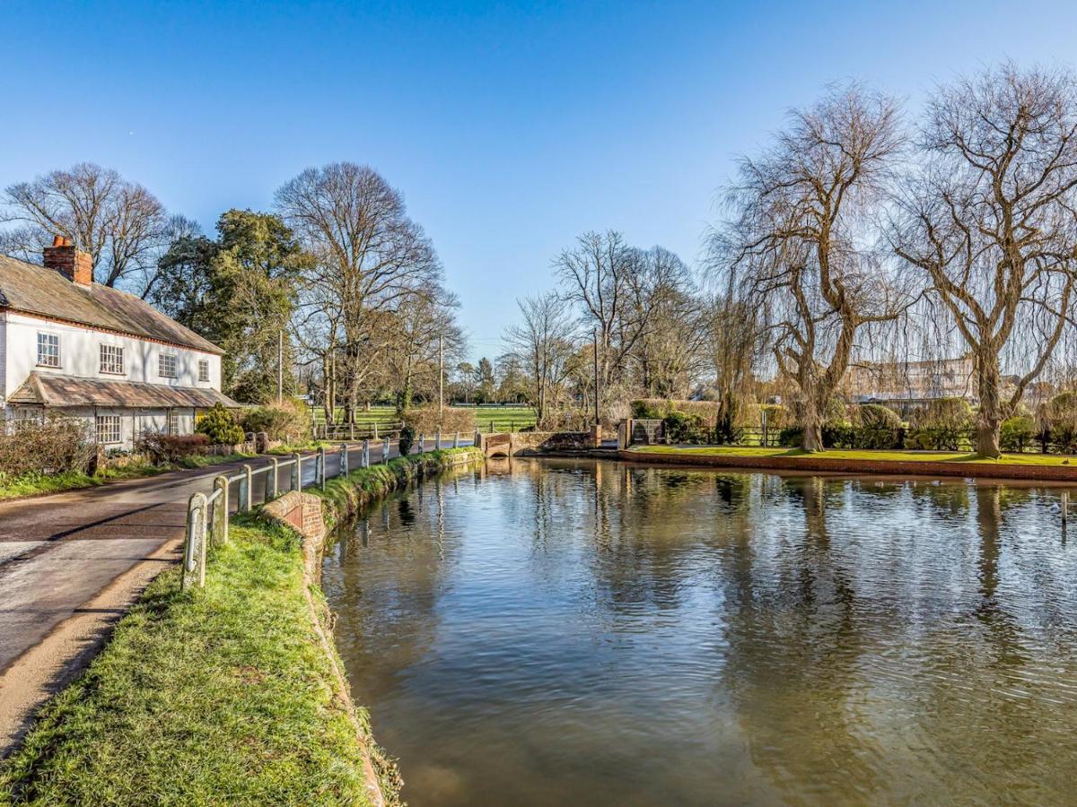 Pass The Keys Charming Downland Cottage チチェスター エクステリア 写真