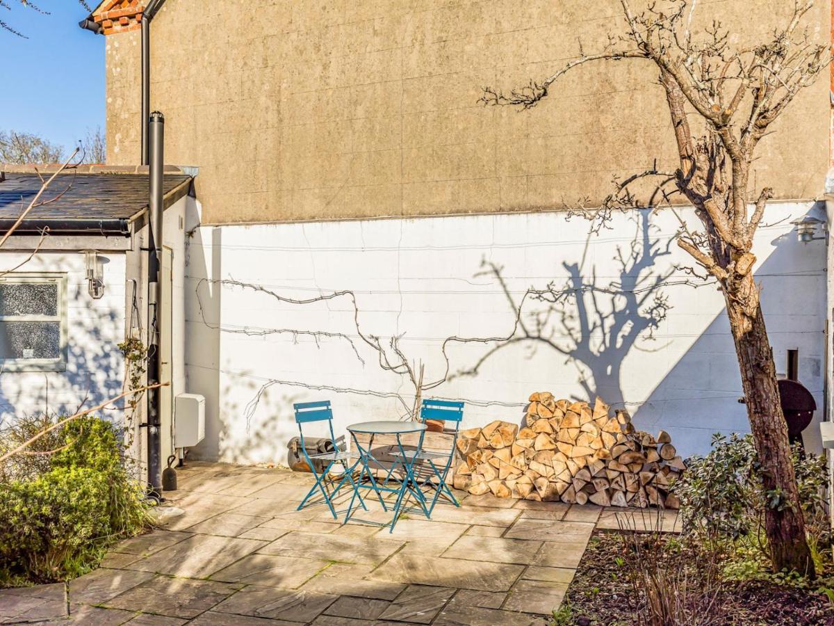 Pass The Keys Charming Downland Cottage チチェスター エクステリア 写真
