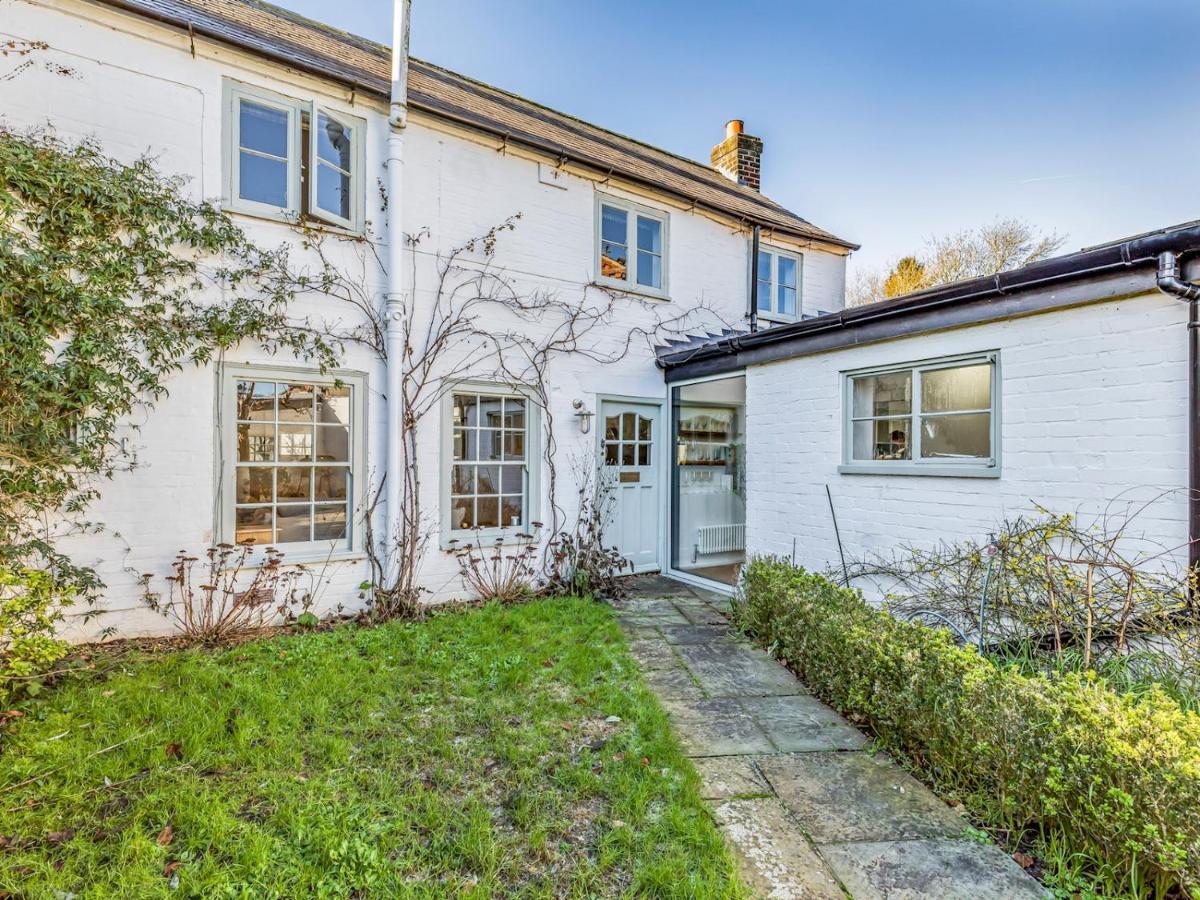 Pass The Keys Charming Downland Cottage チチェスター エクステリア 写真
